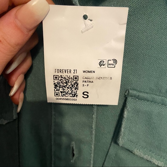 NWT. Green Distressed Shacket. Size Small. - Picture 8 of 12